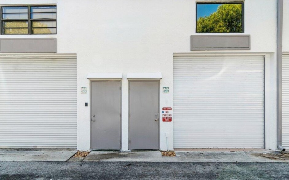 Primary Photo Of 1769-1791 Blount Rd, Pompano Beach Warehouse For Lease