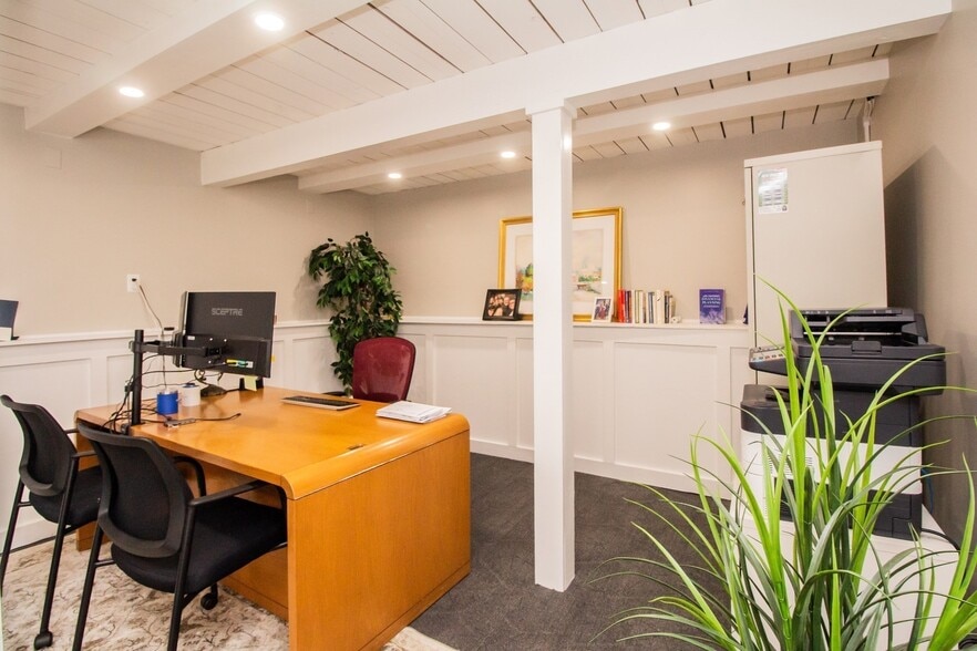 More Photos Of 4 Boyden Rd, Holden Office For Lease