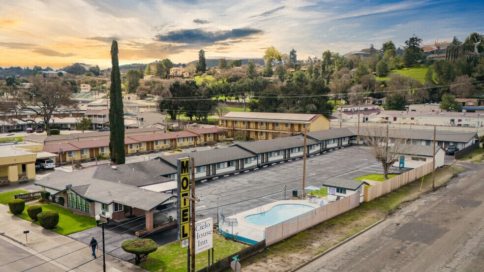 Primary Photo Of 2749 Spring St, Paso Robles Hotel For Sale