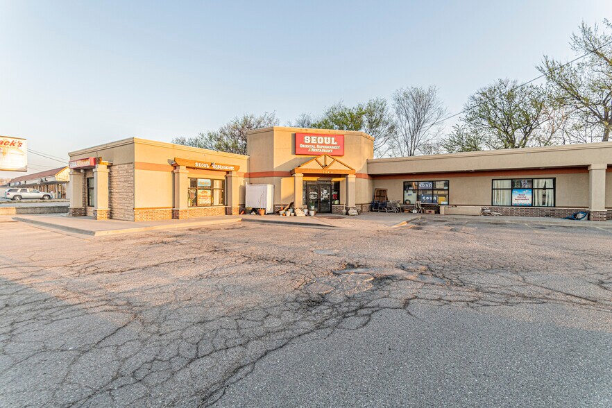 More Photos Of 204 E Grant Ave, Junction City Storefront For Sale