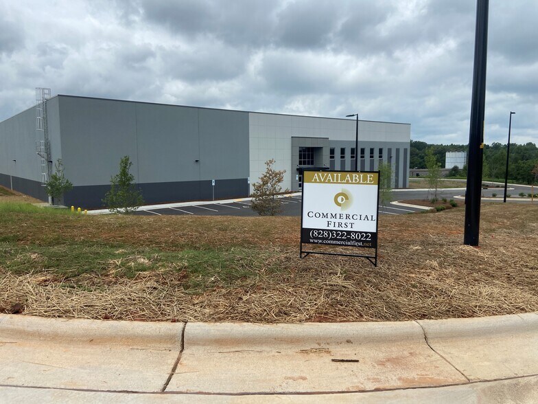 Primary Photo Of 2010 Southeastern Industrial Dr, Newton Industrial For Sale