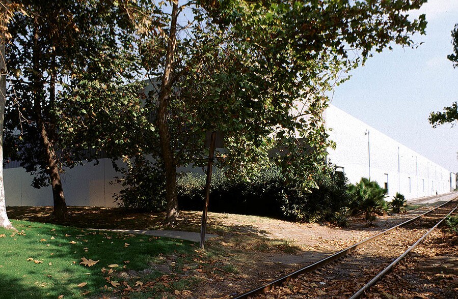 More Photos Of 13012 Midway Pl, Cerritos Warehouse For Lease