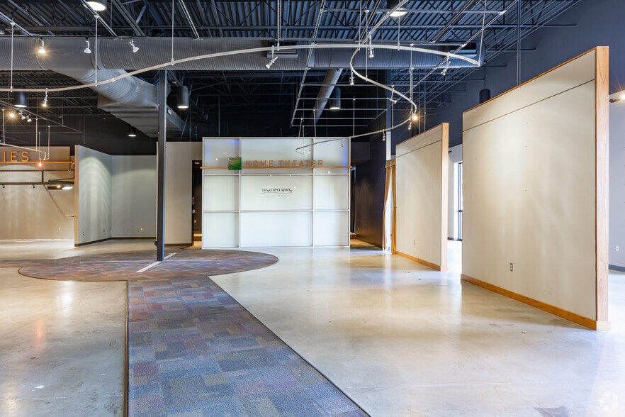 More Photos Of 6911 Fm 1960 Rd W, Houston Freestanding For Lease