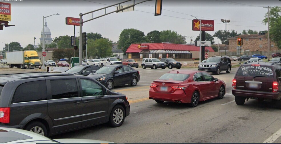 More Photos Of 600 W Jefferson St, Springfield Fast Food For Sale