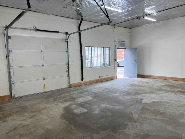 More Photos Of 13026 Saticoy St, North Hollywood Warehouse For Lease