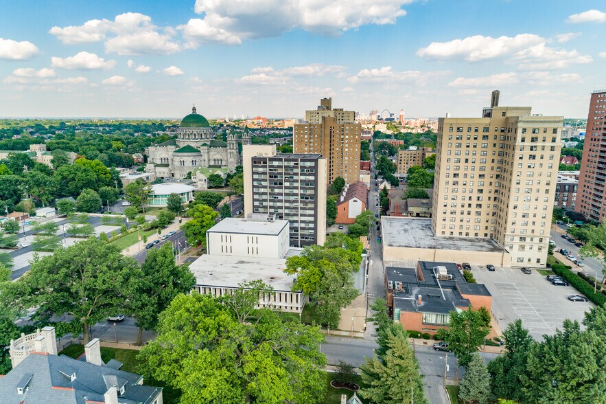 More Photos Of 4494 Lindell Blvd, Saint Louis Office For Sale