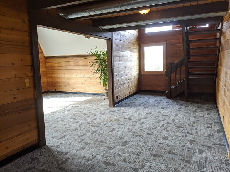 More Photos Of 1580-1590 Robinhood Dr, Etters Freestanding For Lease