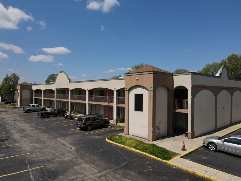 More Photos Of 2820 Cassopolis St, Elkhart Hospitality For Sale