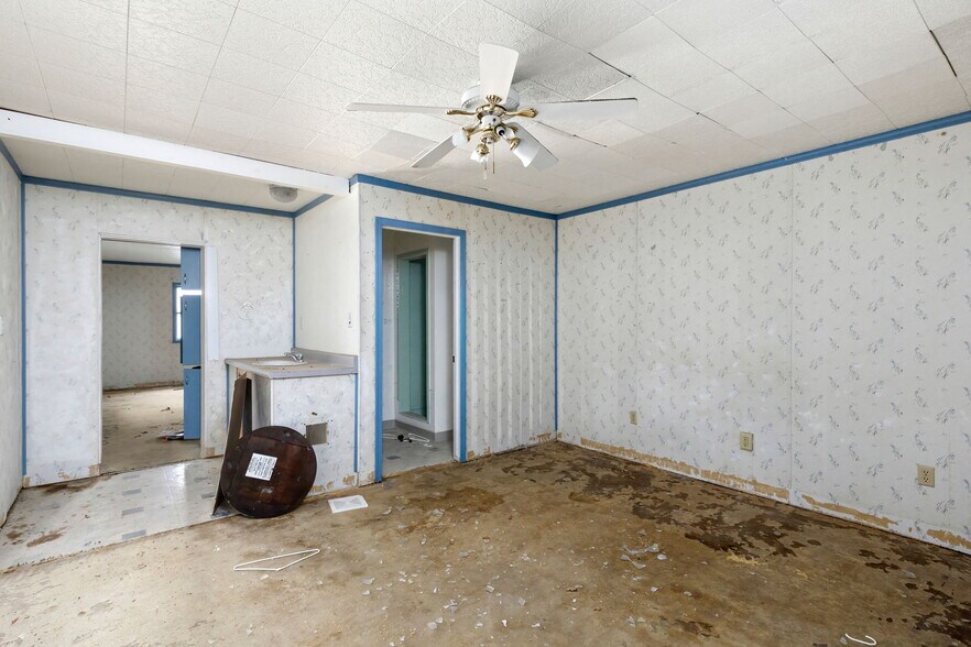 More Photos Of 1521 1st Ave NW, Great Falls Hotel For Sale