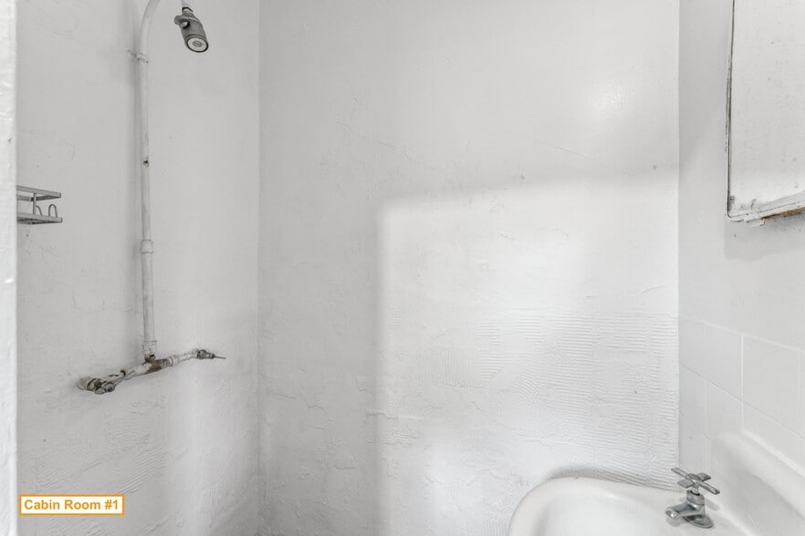 More Photos Of 110 Washington St, Huntington Hospitality For Sale