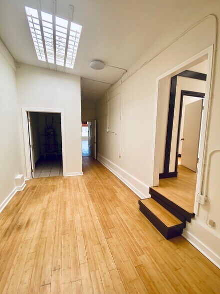 More Photos Of 2301-2309 Main St, Santa Monica Storefront Retail Office For Lease