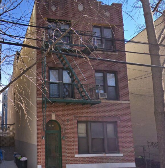 Primary Photo Of 5011 45th St, Woodside Multifamily For Sale