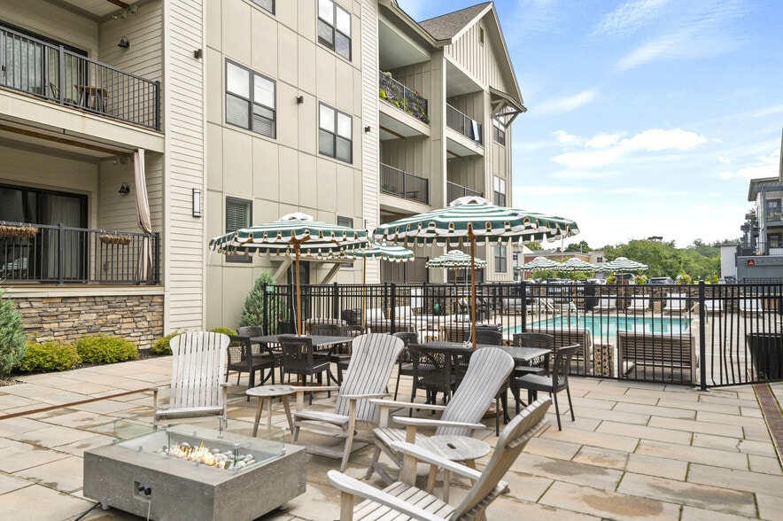 More Photos Of 77A Excelsior Ave, Saratoga Springs Apartments For Lease