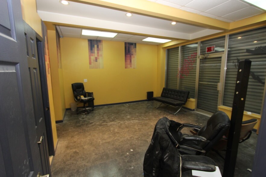 More Photos Of 120 Avenue T, Brooklyn Storefront For Lease