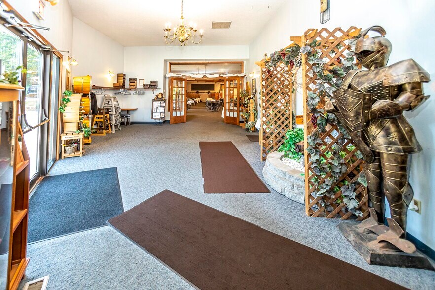 More Photos Of N9581 US Highway 12, Merrillan Restaurant For Sale