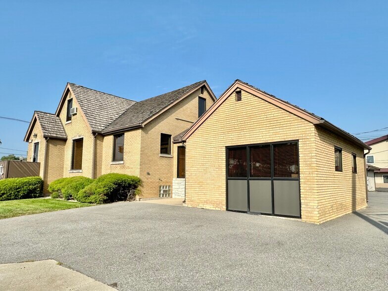 More Photos Of 510 Ridge Rd, Munster Office For Lease