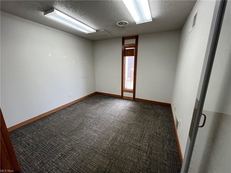 More Photos Of 8433 South Ave, Youngstown Light Distribution For Lease