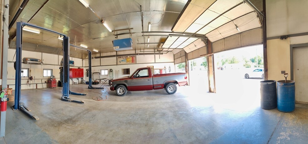 More Photos Of 202 N. Sixth St, Altamont Industrial For Sale