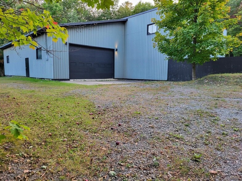 Primary Photo Of 457 Rue De La Septaco, Brownsburg-chatham General Retail For Sale