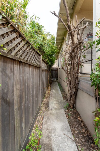 More Photos Of 1841-1843 Cedar St, Berkeley Apartments For Sale