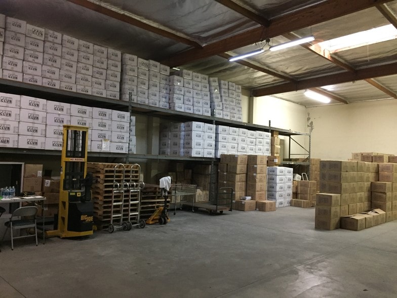 More Photos Of 13810 Bentley Pl, Cerritos Warehouse For Lease