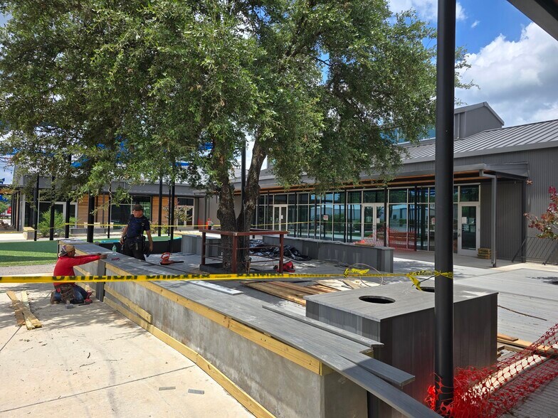 More Photos Of 14108 Bandera Rd, Helotes Restaurant For Lease