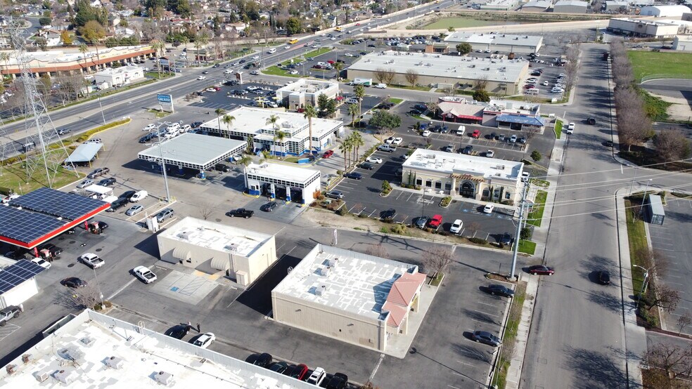 More Photos Of 8000 Mcnair Ln, Bakersfield Storefront Retail Office For Lease