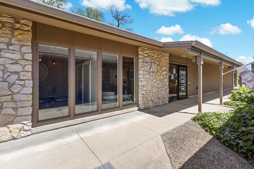 More Photos Of 360 Plaza Dr, Columbus Medical For Sale