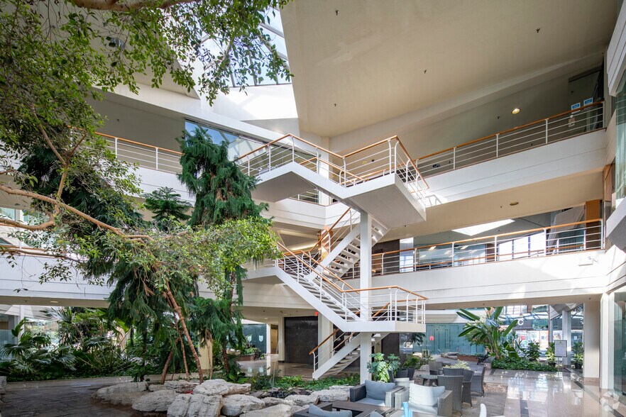 More Photos Of 1550 Enterprise Rd, Mississauga Office For Sale