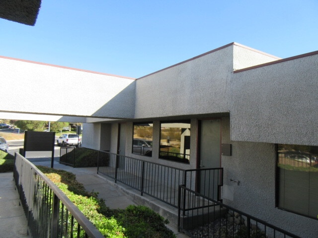 More Photos Of 16127 Kasota Rd, Apple Valley Medical For Sale