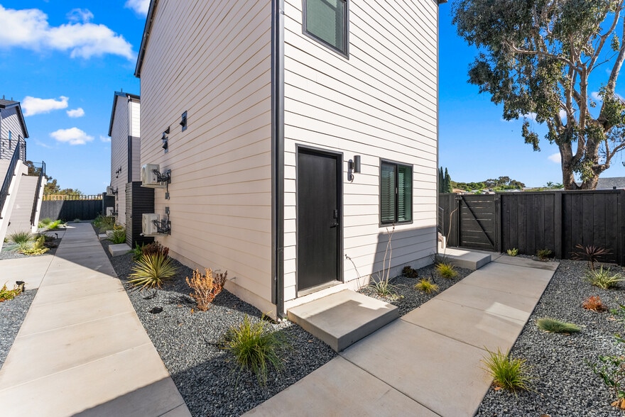 More Photos Of 832 Desty St, San Diego Apartments For Sale