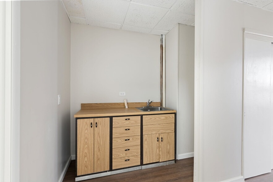 More Photos Of 2627 Hylan Blvd, Staten Island Medical For Lease