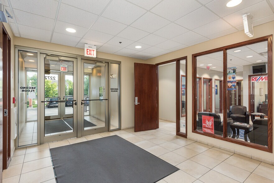 More Photos Of 2272 95th St, Naperville Office For Sale