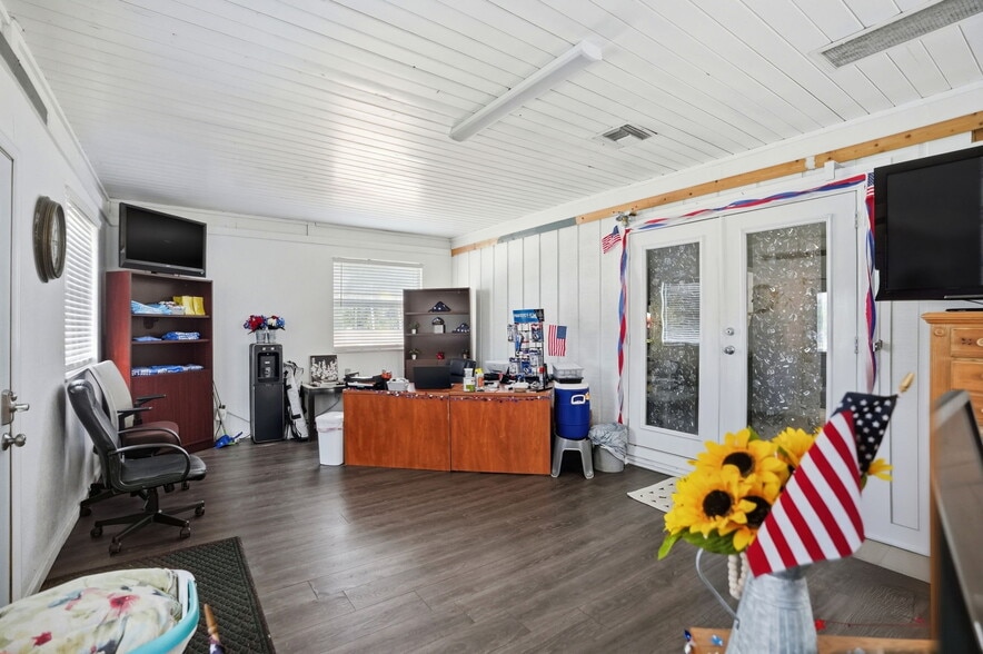 More Photos Of 16331 Cortez Blvd, Brooksville Self Storage For Sale