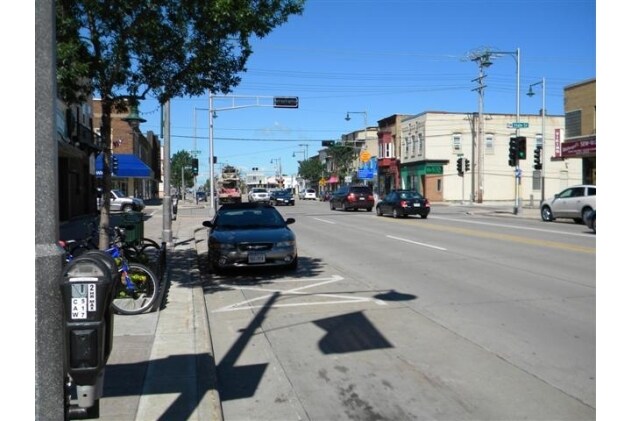 More Photos Of 516 W College Ave, Appleton Storefront Retail Office For Lease