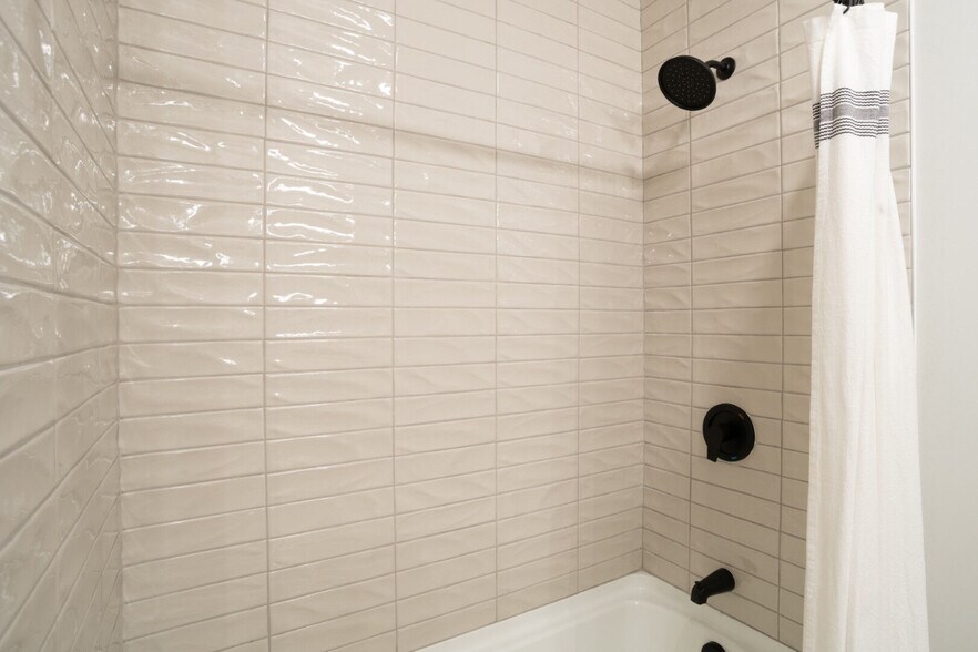 More Photos Of 930 W Mallard Creek Church Rd, Charlotte Apartments For Lease