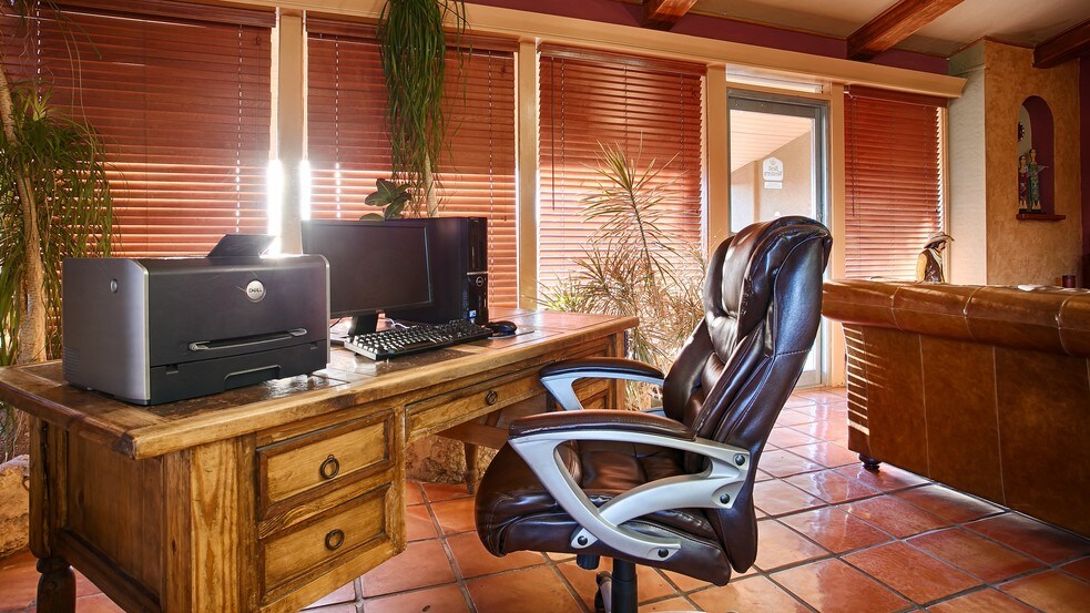 More Photos Of 1765 S Main St, Las Cruces Hotel For Sale