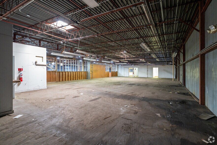 More Photos Of 1625 E Duane Blvd, Kankakee Manufacturing For Lease