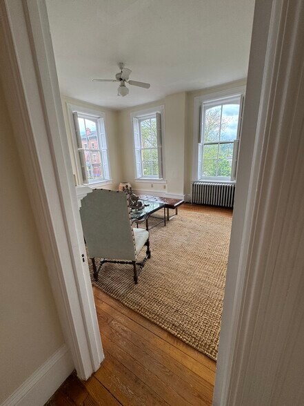 More Photos Of 17 Bridge St, Frenchtown Storefront Retail Office For Lease