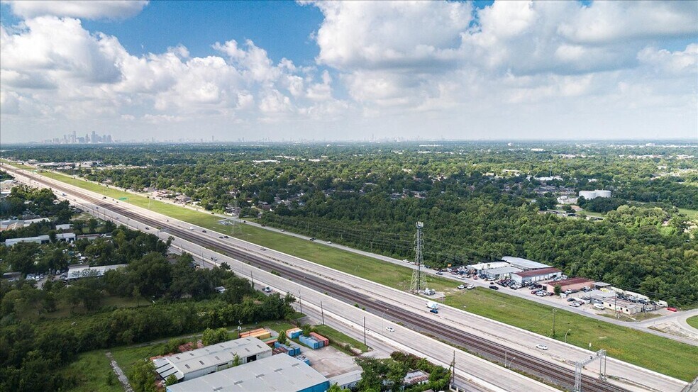 More Photos Of 12969 W Hardy Rd, Houston Warehouse For Sale