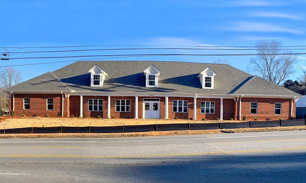More Photos Of 4721 Country Club Rd, Winston-Salem Office For Lease