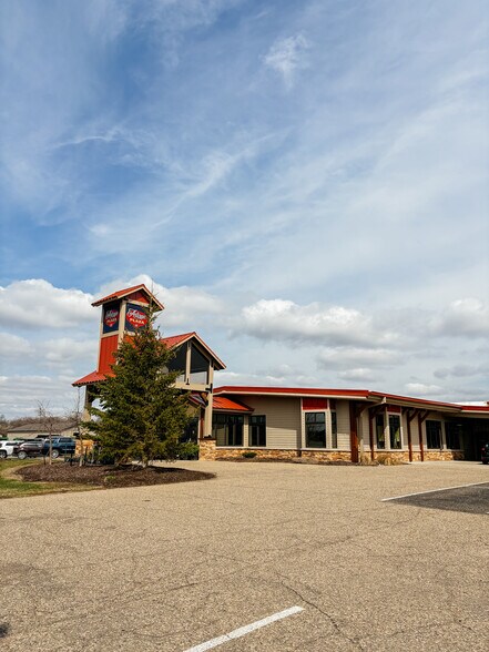 More Photos Of 1233 4th St S, Cannon Falls Freestanding For Lease