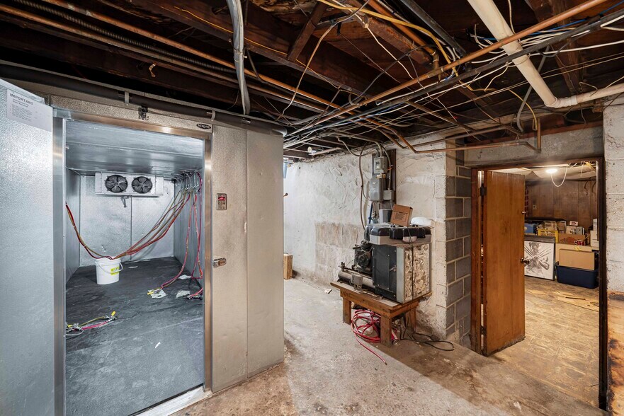 More Photos Of 46 Marion St, Port Reading Restaurant For Sale