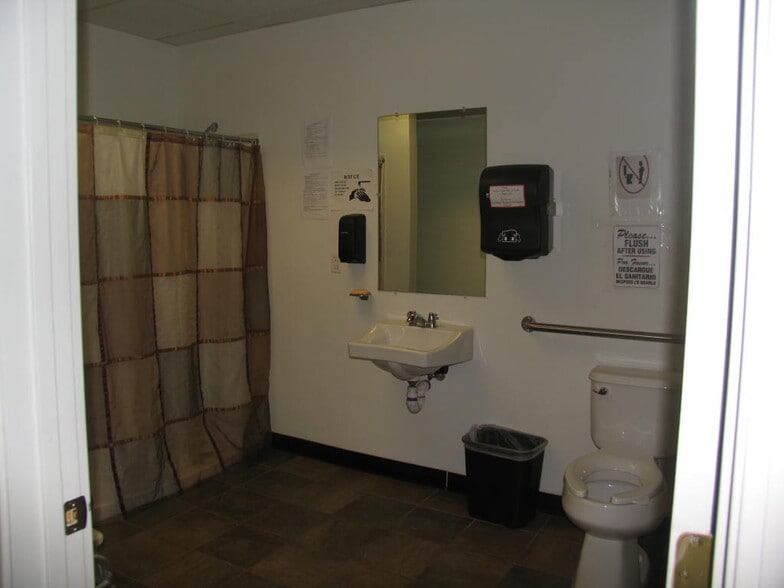 More Photos Of 845 N Main St, Providence Medical For Sale