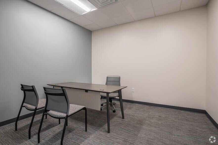 More Photos Of 1902 Leland Dr SE, Marietta Unknown For Lease