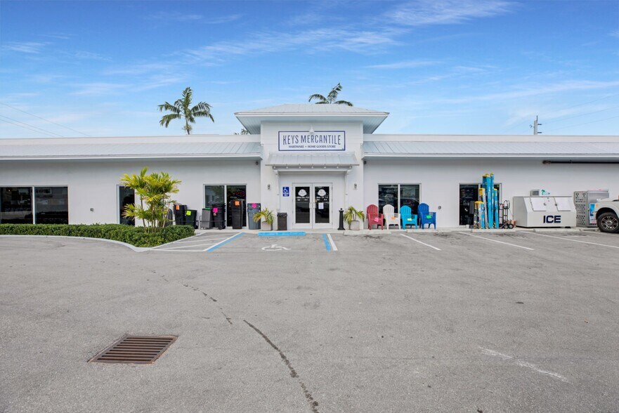 More Photos Of 82705 Overseas Hwy, Islamorada General Retail For Sale