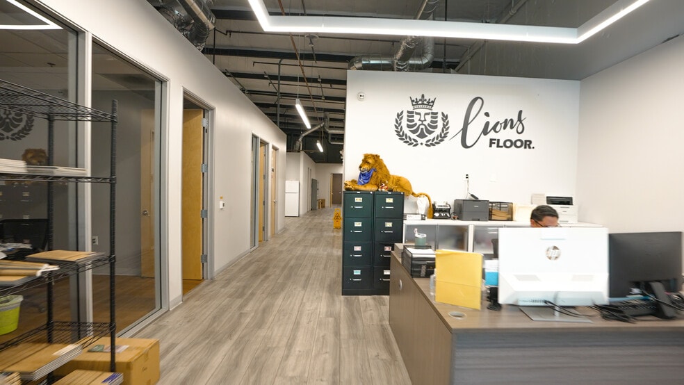 More Photos Of 7300 Somerset Blvd, Paramount Distribution For Lease