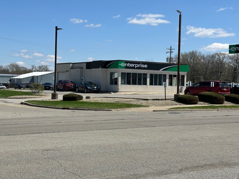 More Photos Of 1212 N Prospect Ave, Champaign Freestanding For Sale