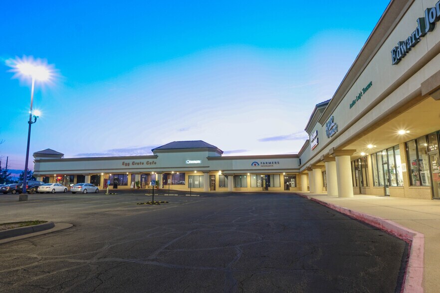 More Photos Of 8414 W 13th St, Wichita Unknown For Lease