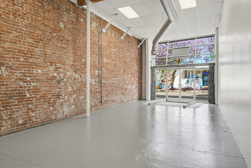 More Photos Of 828 Pico Blvd, Santa Monica Storefront For Lease